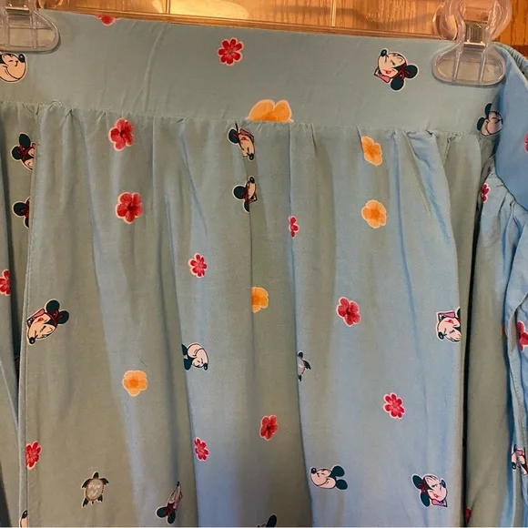 Torrid Disney Her Universe Mickey Mouse Hawaiian themed skirt - Picture 3 of 6